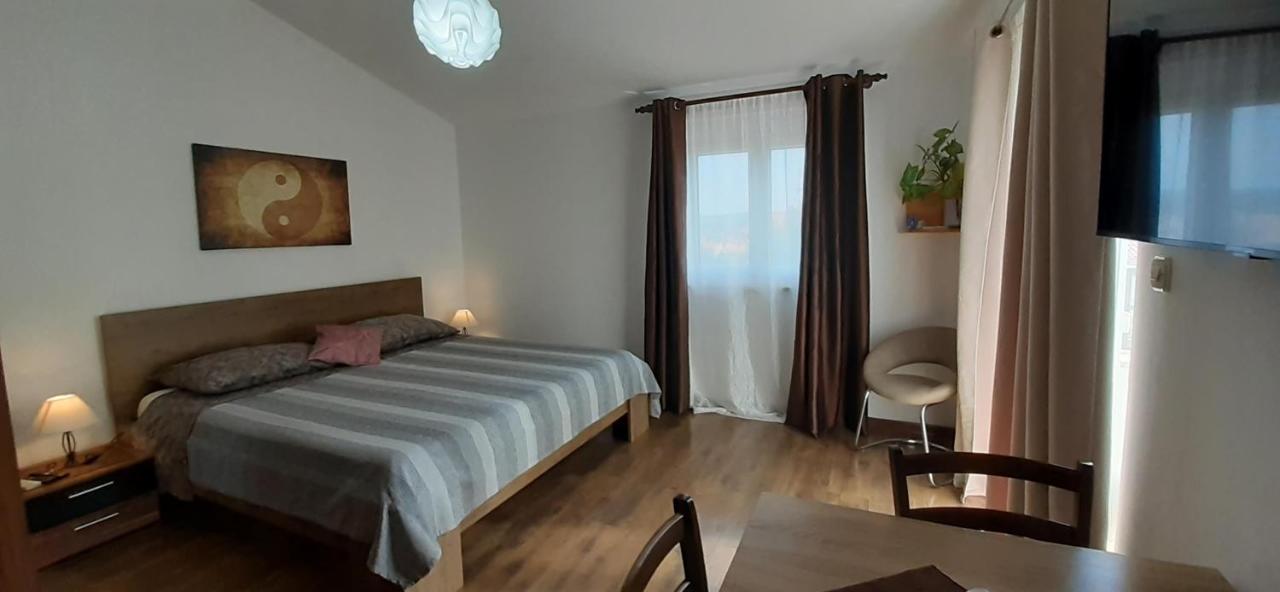 Apartments Alto Ровинь Экстерьер фото